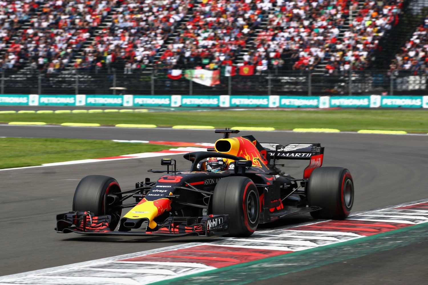 Mexique – Course : Verstappen triomphe, Hamilton sacré