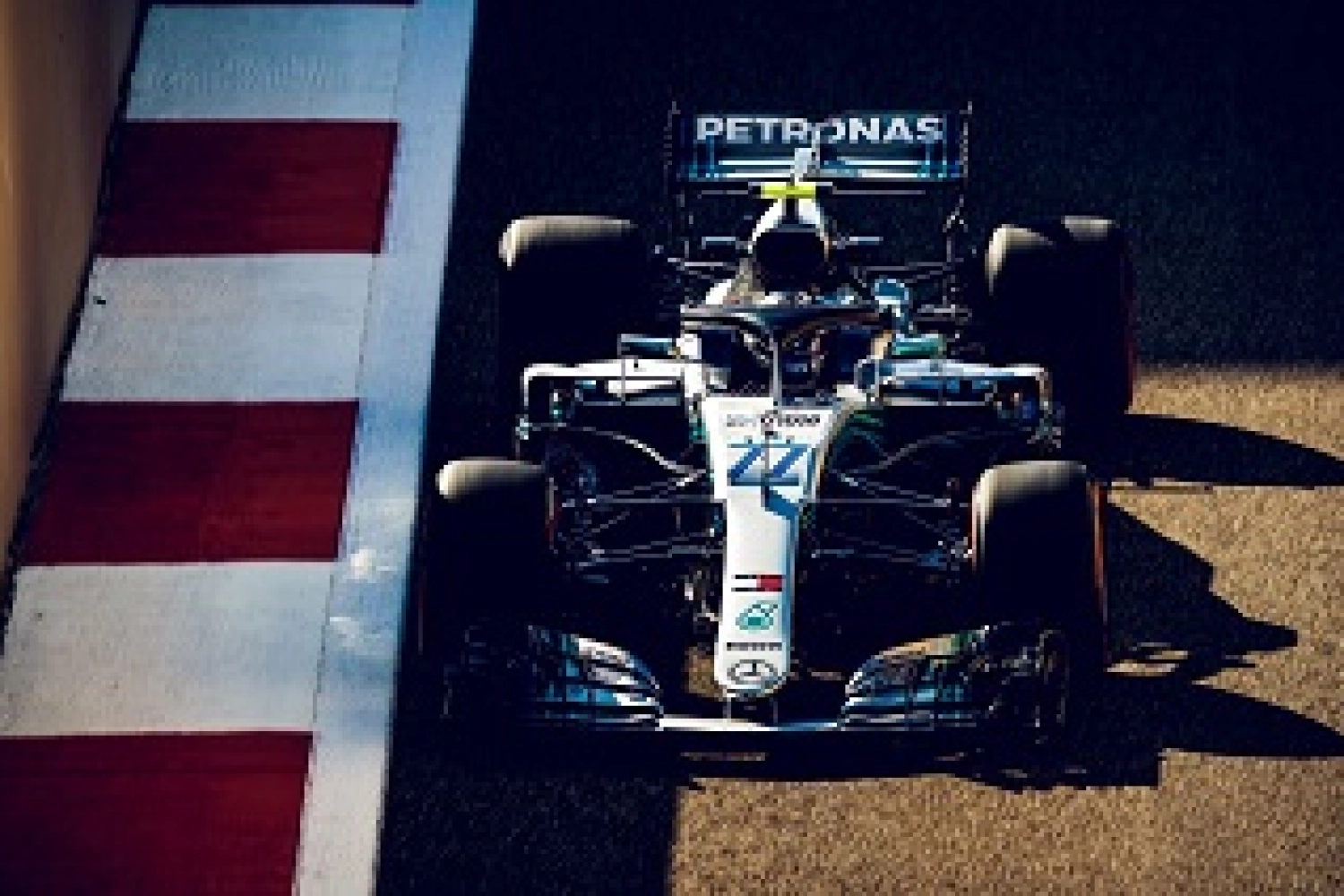 Abu Dhabi – Essais Libres 2 : Valtteri Bottas prend l’avantage, Lewis Hamilton sous enquête