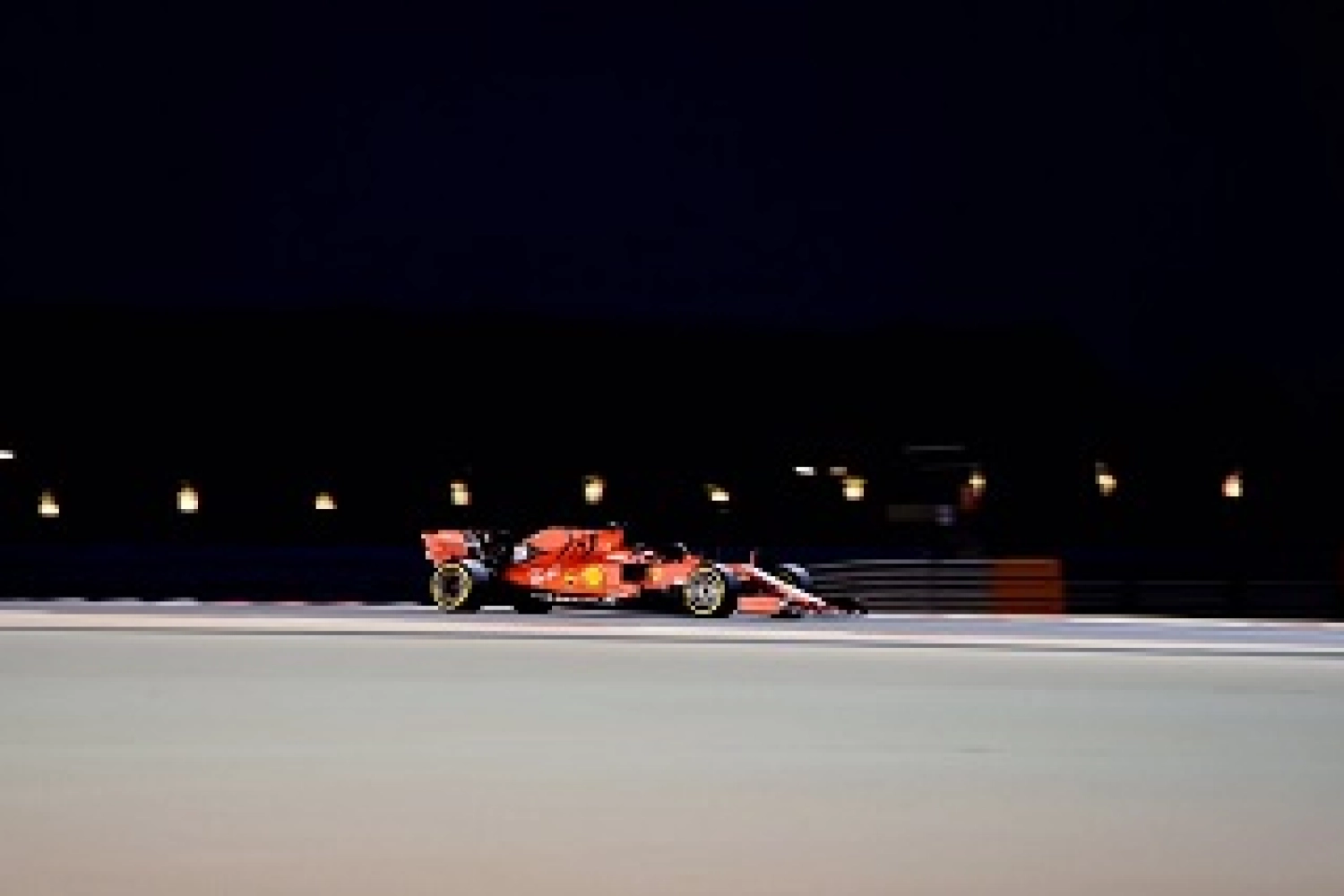 Bahreïn – Essais Libres 2 : Vettel et Ferrari dominent, Hülkenberg surprend