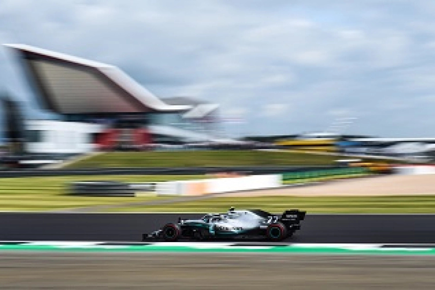 Angleterre – Essais Libres 2 : Bottas devant Hamilton, une Renault en panne !