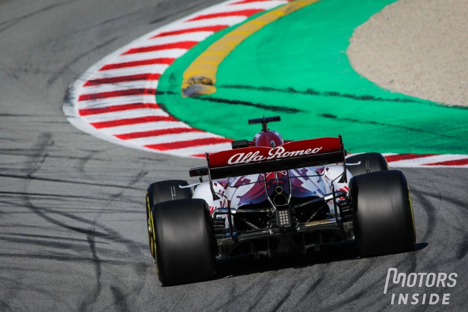 Robert Kubica remplace Kimi Räikkönen lors des Essais Libres 1 à Bahreïn