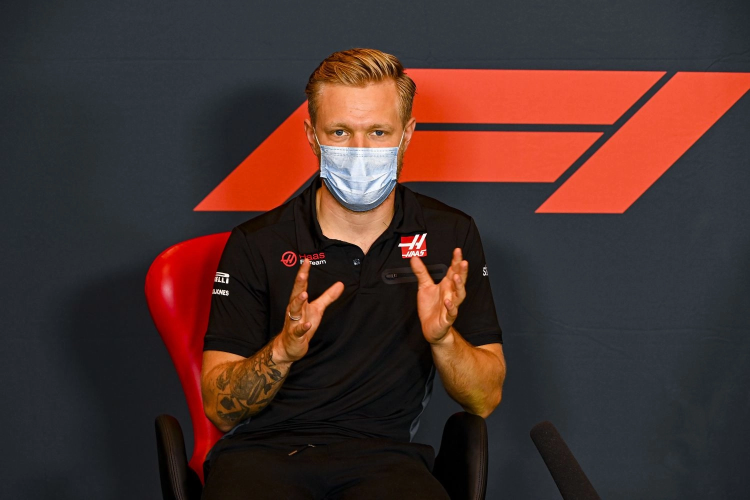 Magnussen et Pérez pénalisés sur la grille à Abu Dhabi