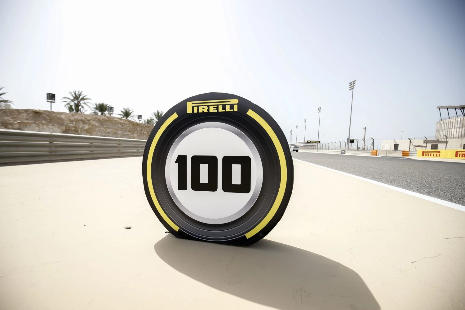 Pirelli : Poker pneumatique