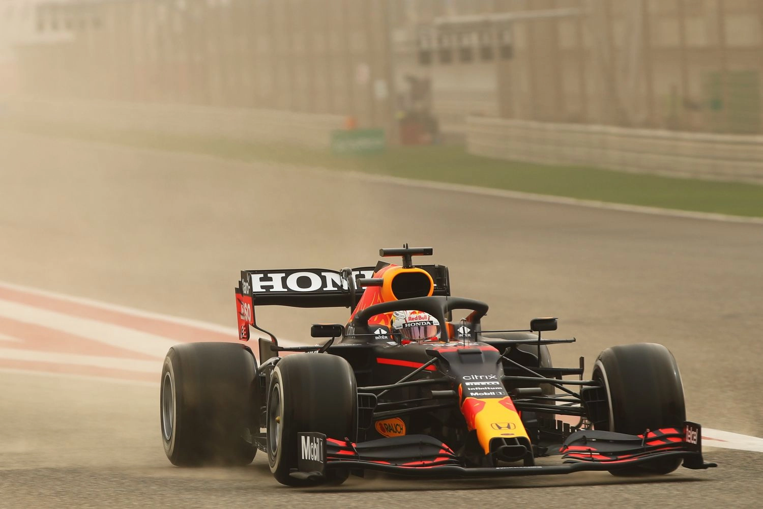 Essais Hivernaux jour 1 : Verstappen sort leader de la tempête de sable