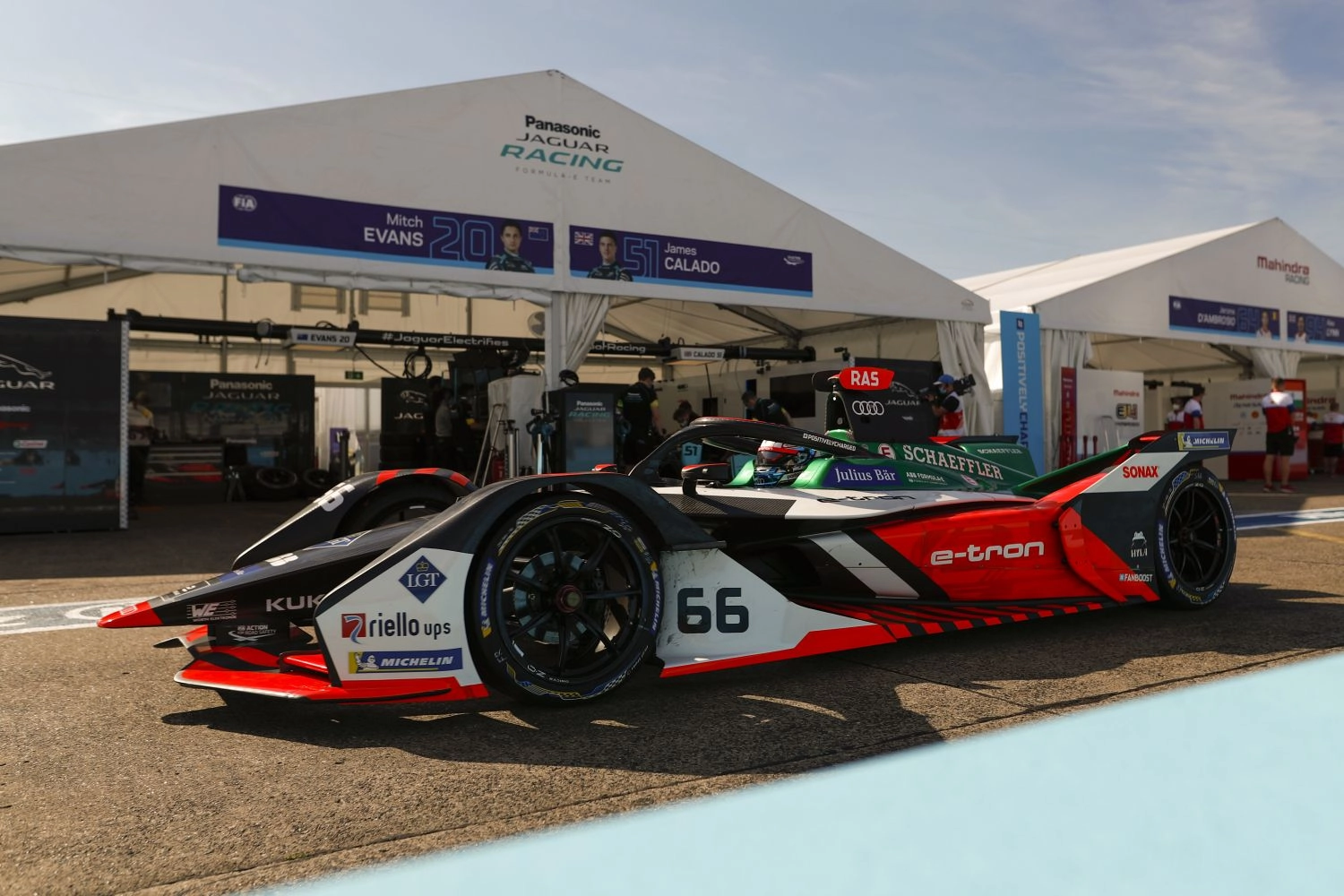 Règlement sportif : voie des stands ou voie rapide?