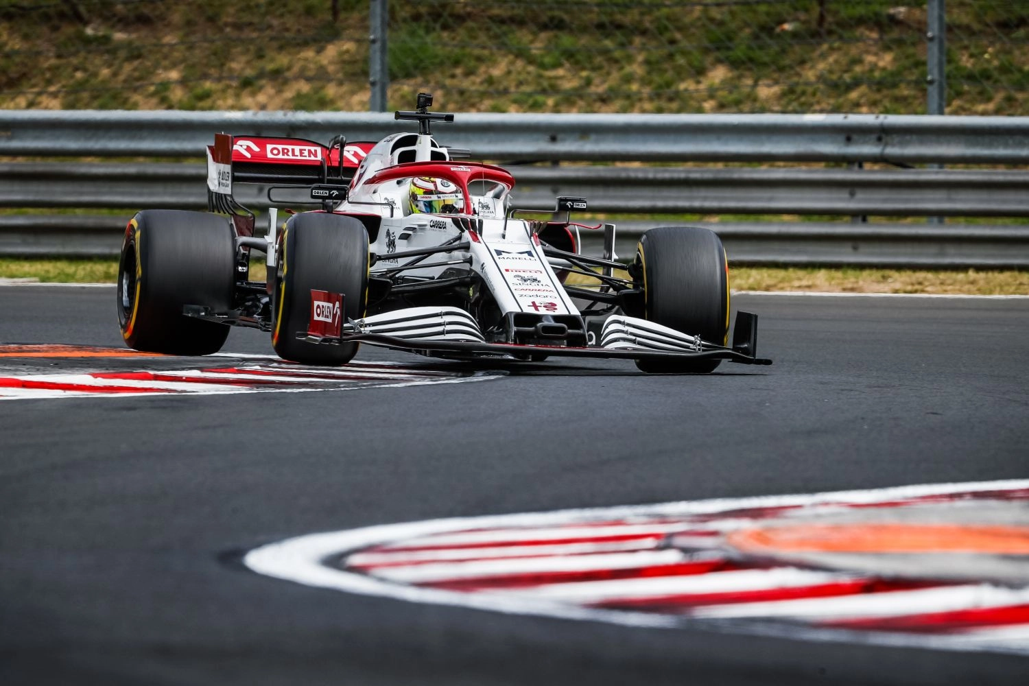 Mercedes, Ferrari, McLaren et Alfa Roméo mobilisés pour des essais Pirelli sur les 18"