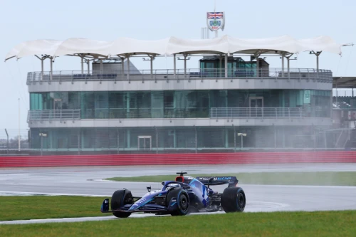 Les photos du premier roulage de la Williams FW44