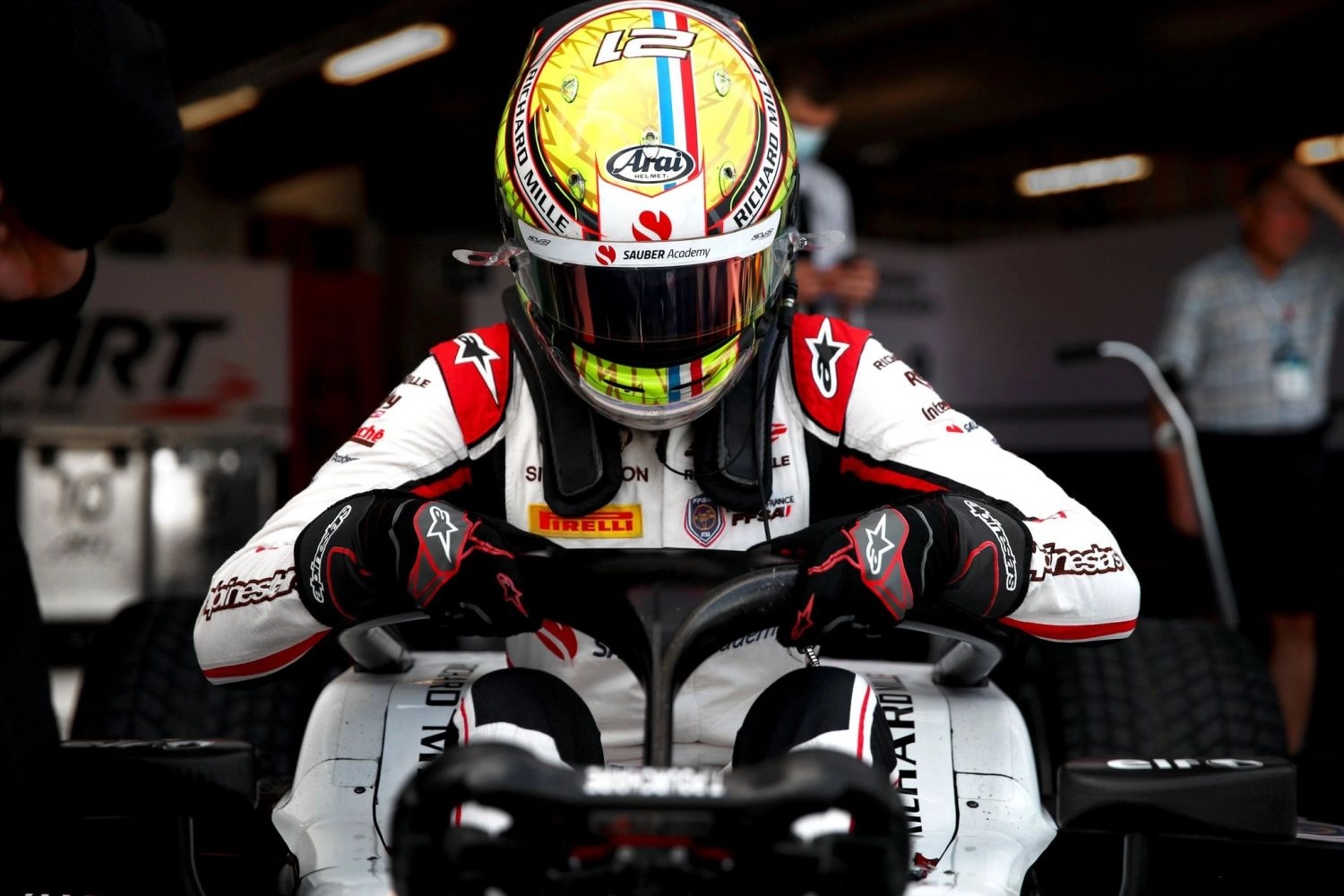 Grand Prix de Bahreïn F2 : Qualifications – Théo Pourchaire signe une pole magistrale !