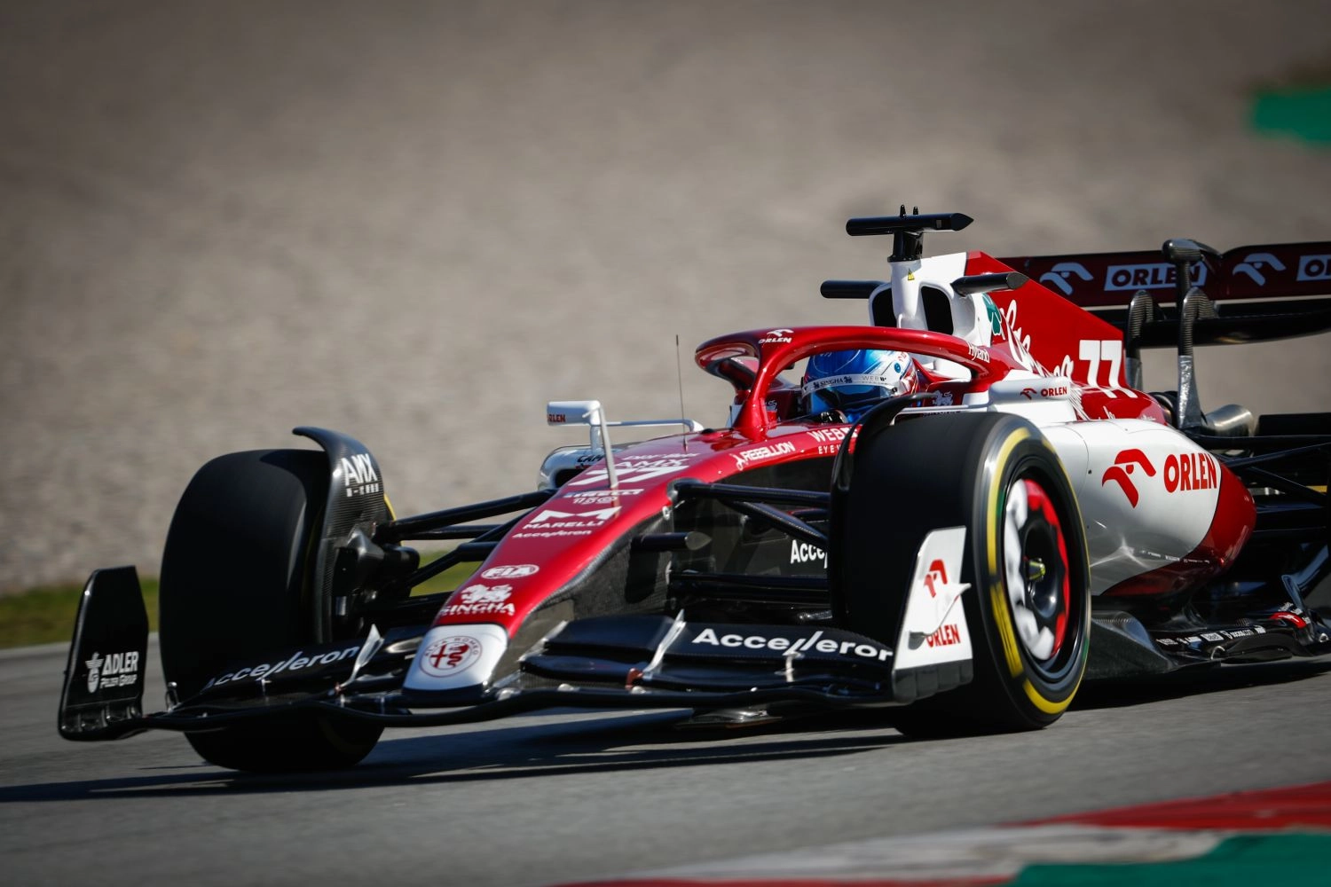Bottas et Zhou se livrent sur la C42 d’Alfa Romeo