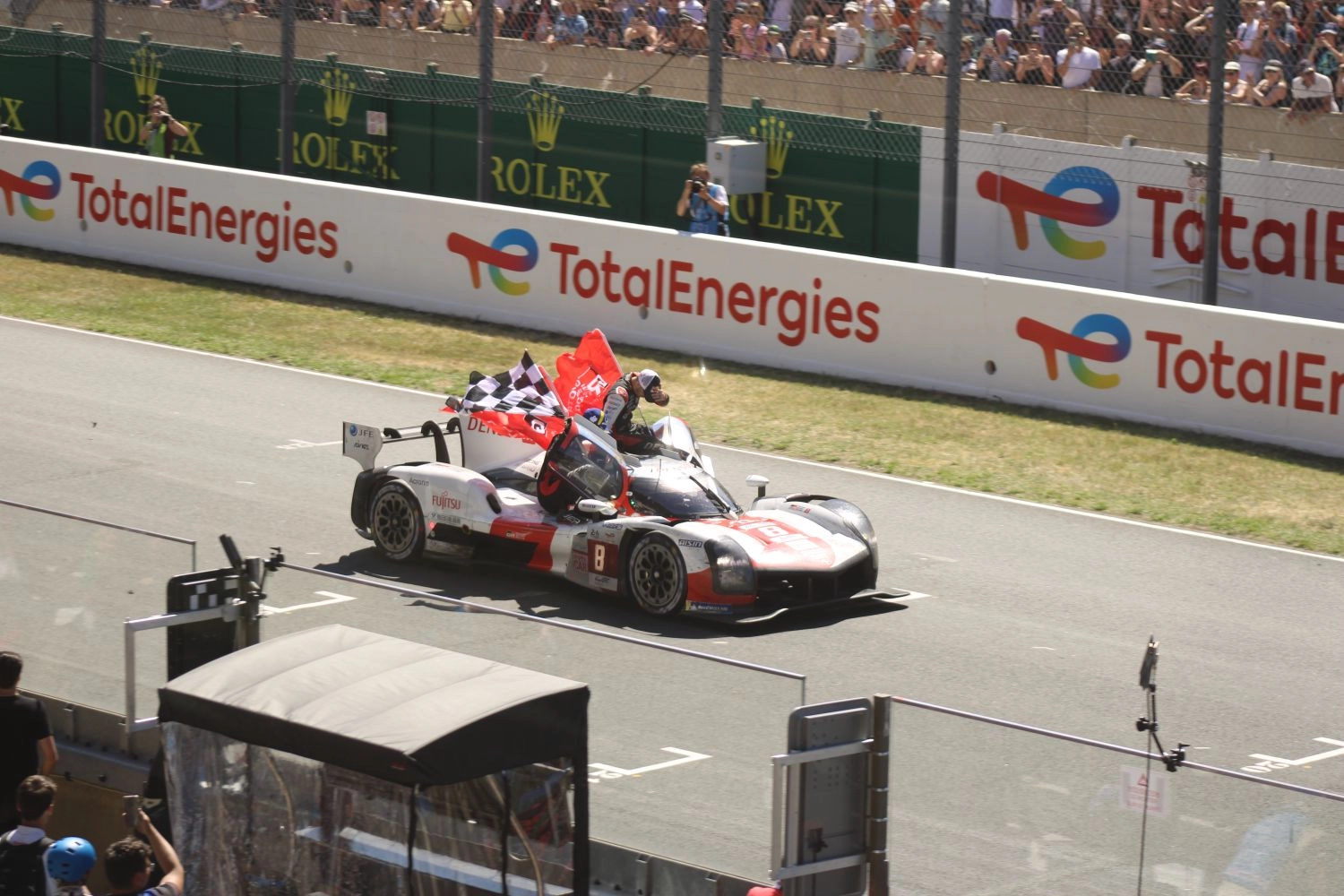 24h du Mans – Course : Cinq sur cinq pour Toyota