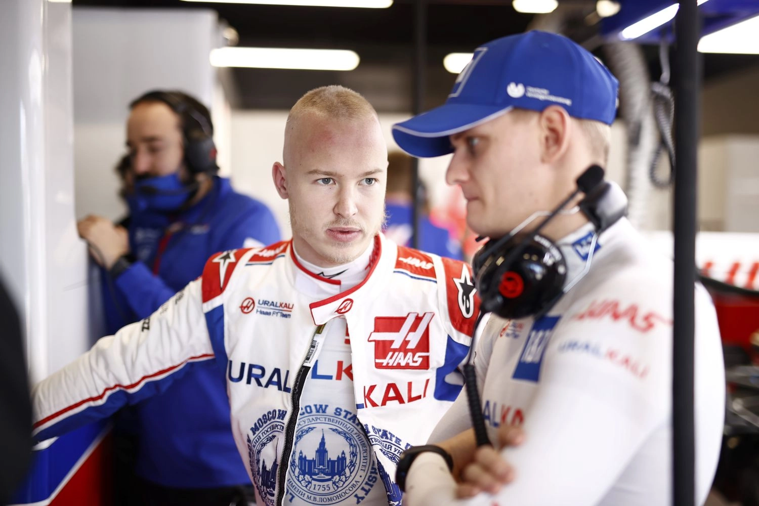 Mazepin descend son ex-coéquipier Schumacher