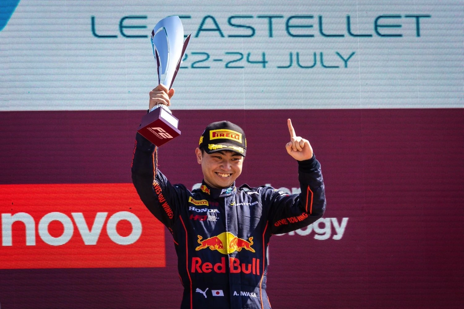 La victoire pour Ayumu Iwasa, encore une panne pour Théo Pourchaire