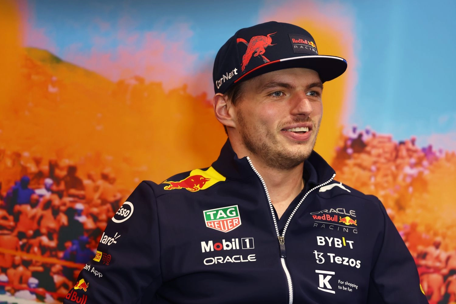 Max Verstappen tacle Lewis Hamilton