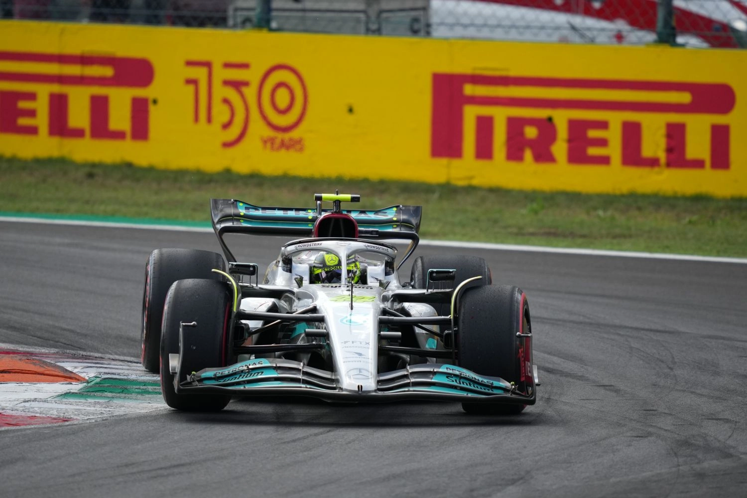 Lewis Hamilton juge que Red Bull est imbattable