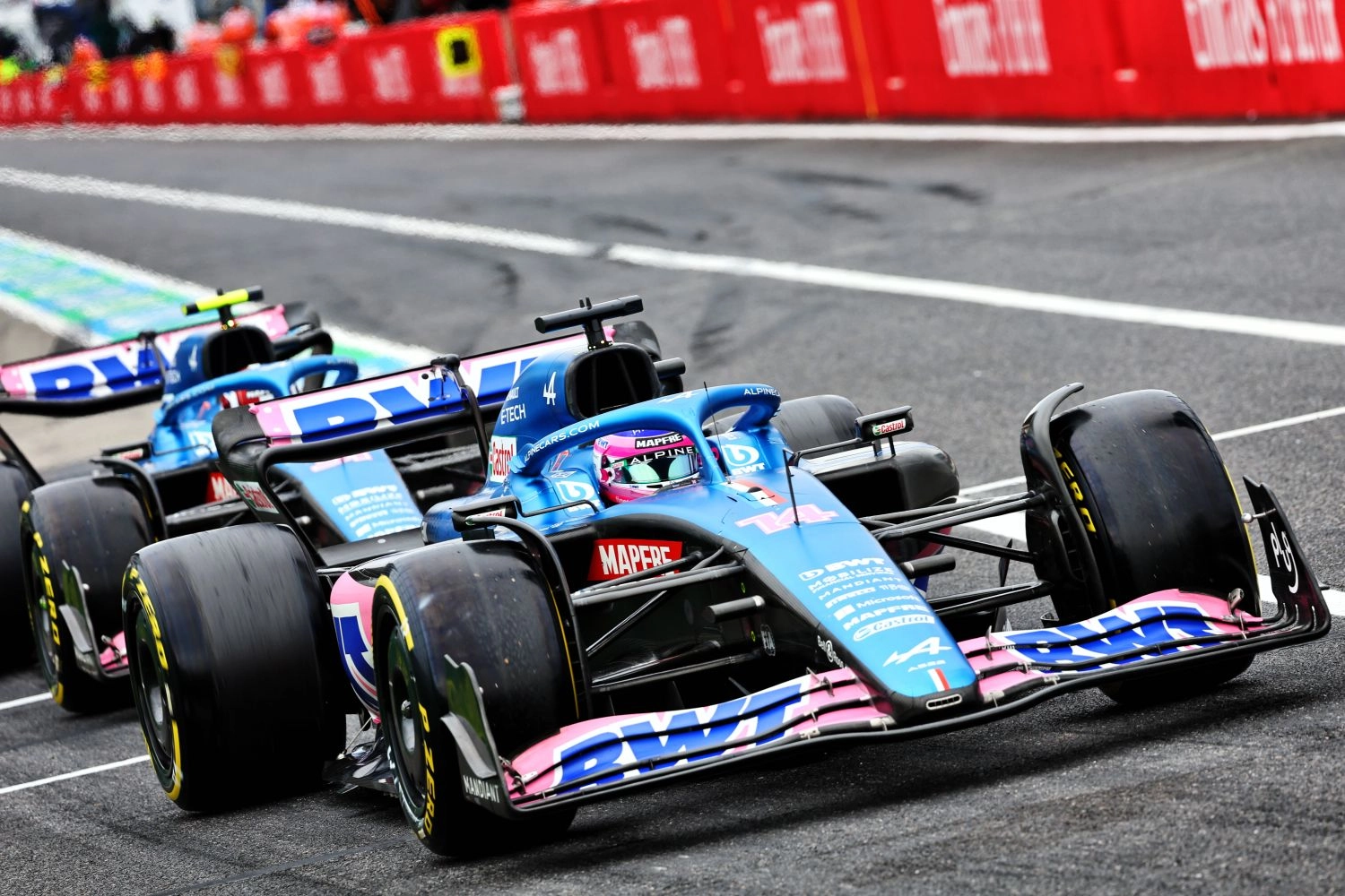 Esteban Ocon doit davantage réfléchir lorsqu’il dépasse son coéquipier, selon Otmar Szafnauer