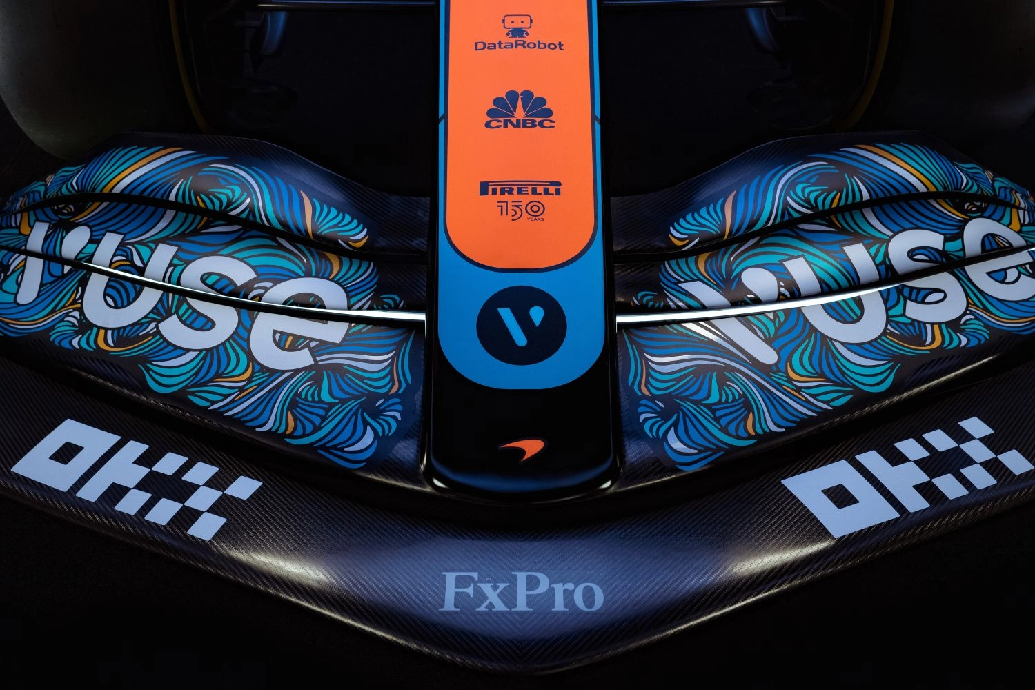 McLaren dévoile une livrée spéciale par Anna Tangles pour Abou Dhabi