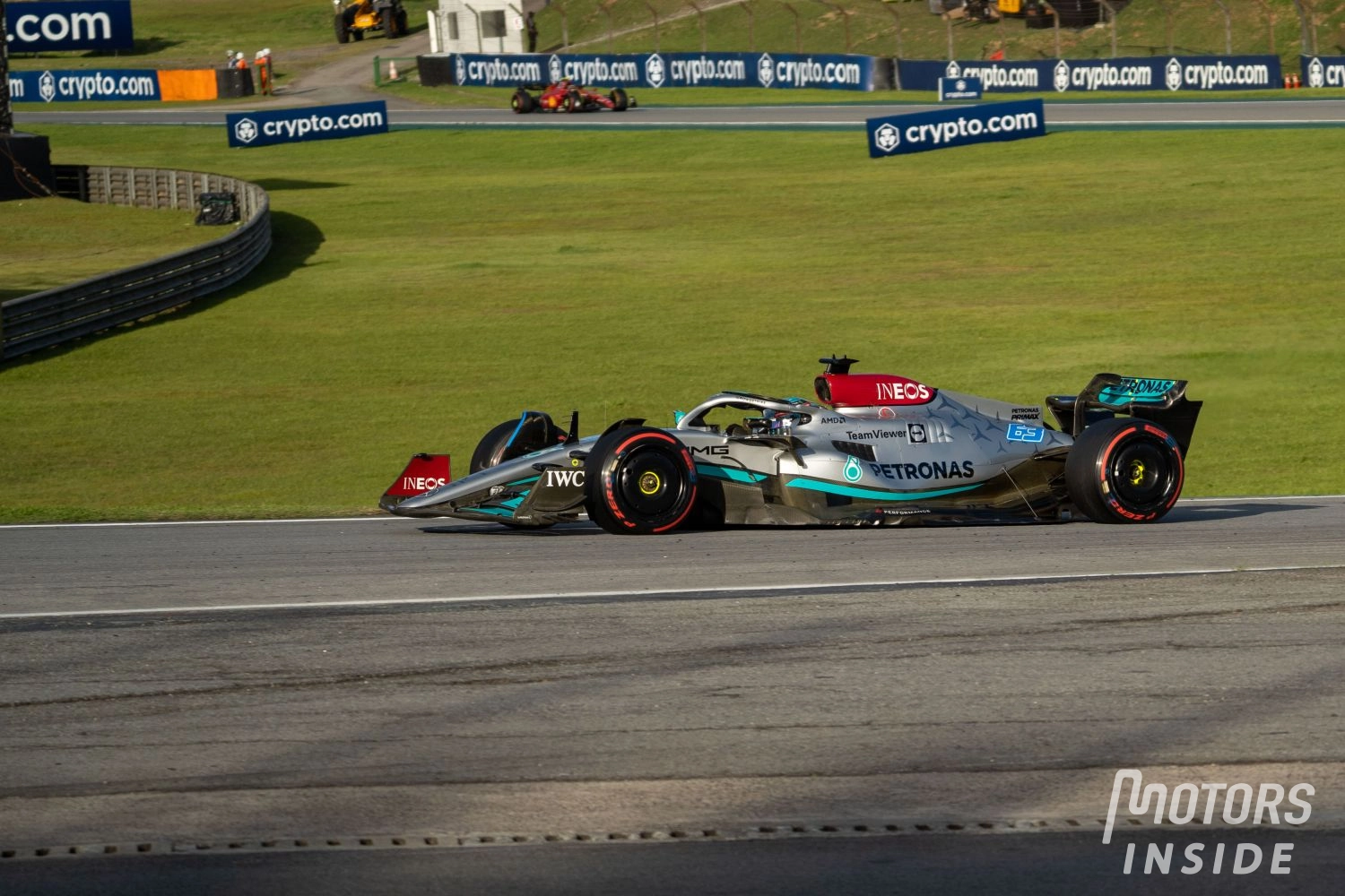 Russell : "C’est génial d’avoir Lewis à mes côtés pour le départ"