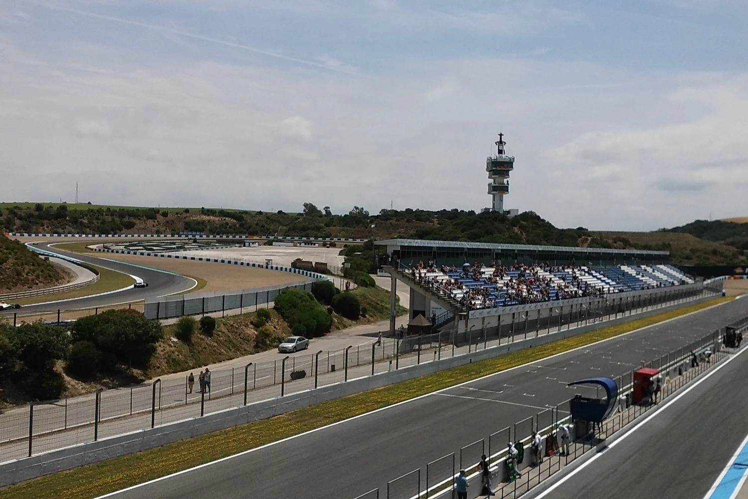 Début des essais à Jerez pour Mercedes et Aston Martin