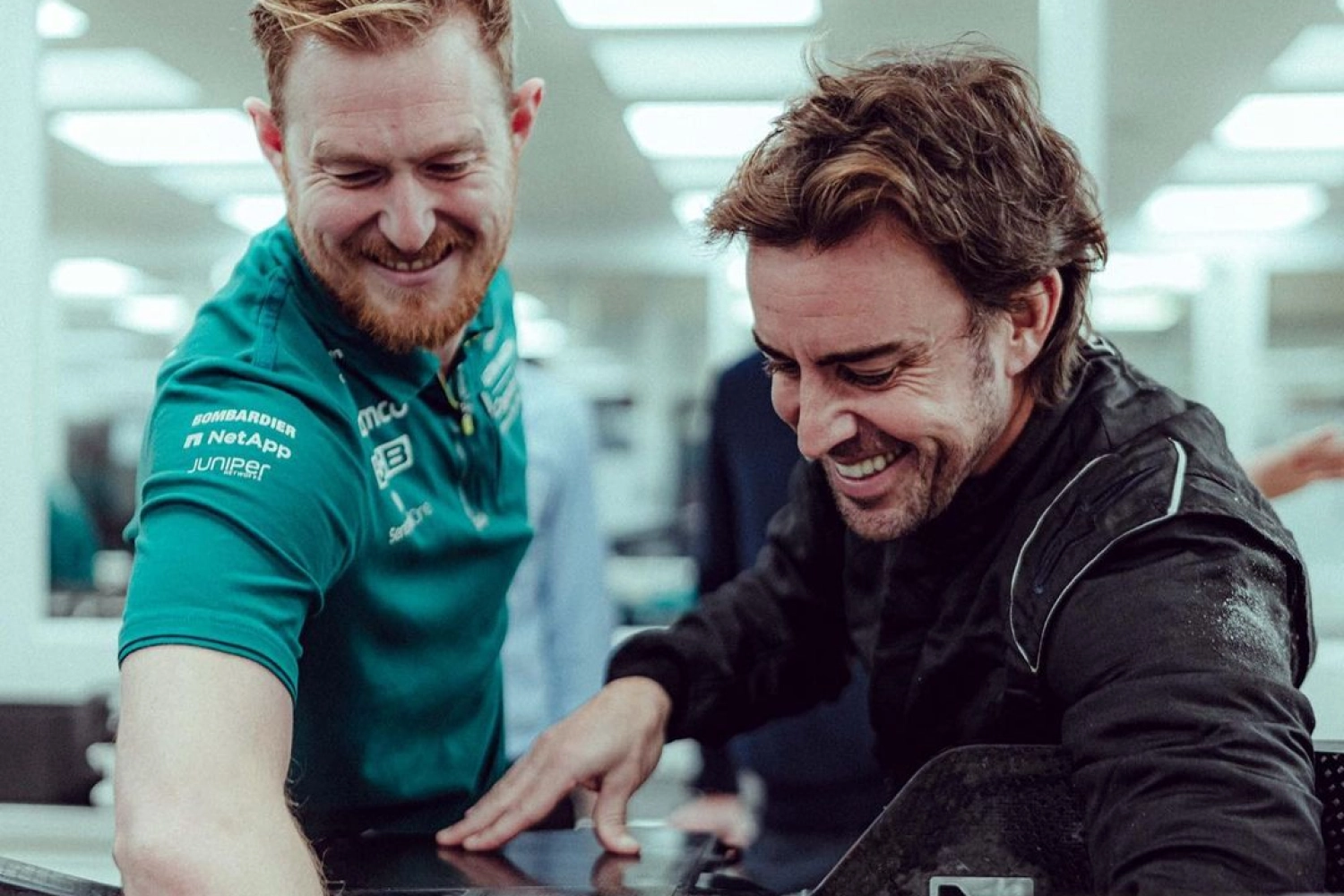 Fernando Alonso tacle ses équipes précédentes en comparaison à Aston Martin