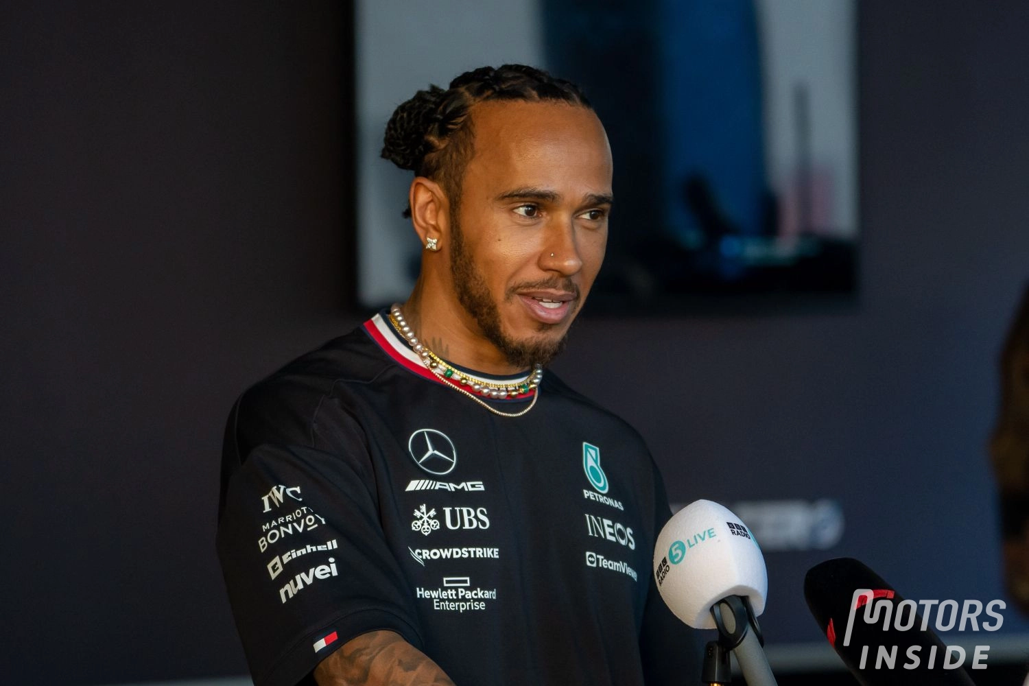 Hamilton demande la mise en place d’une IA pour éviter les erreurs humaines des commissaires de la FIA