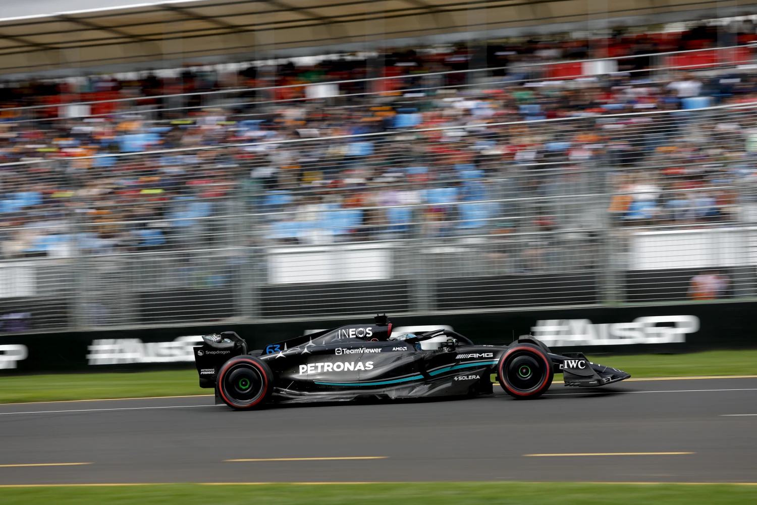 Mercedes ne connaît toujours pas la cause de l’abandon de Russell à Melbourne