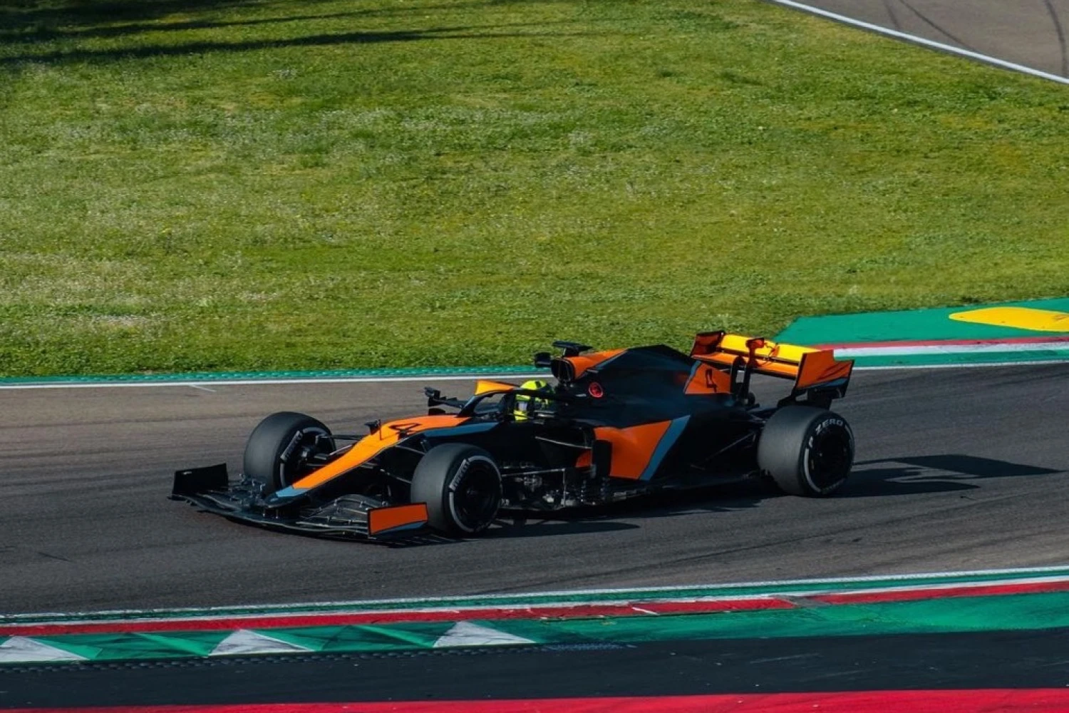 McLaren en tests à Imola