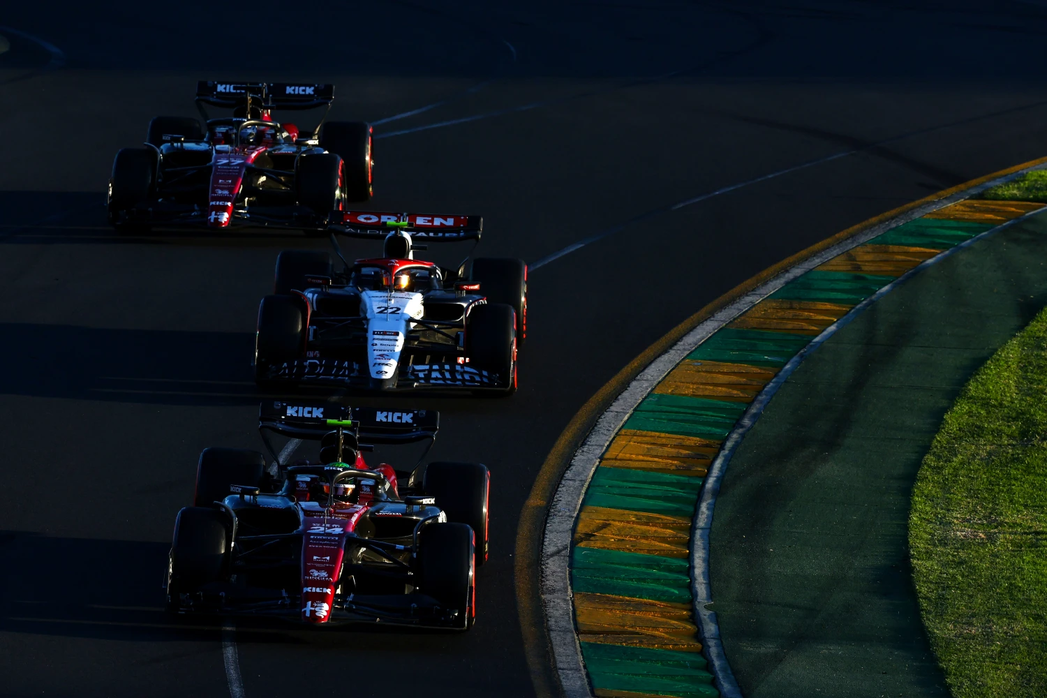 Zhou savoure une 9e place, Bottas cherche à « comprendre » son manque de rythme