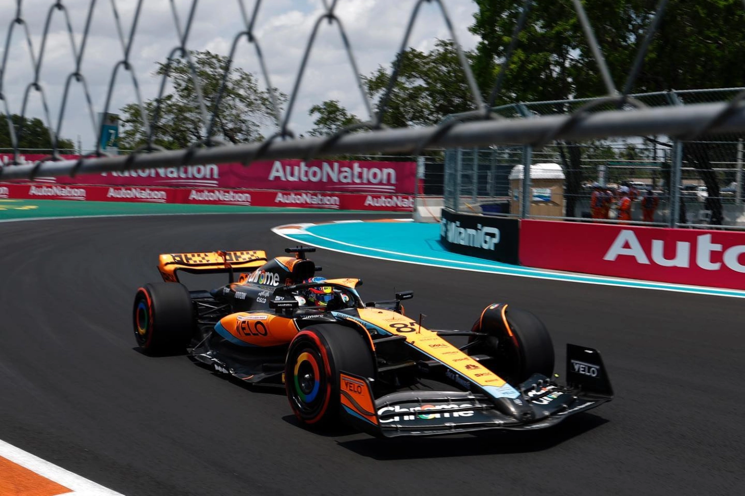 Oscar Piastri a rongé ses freins pendant la course à Miami, défaillants