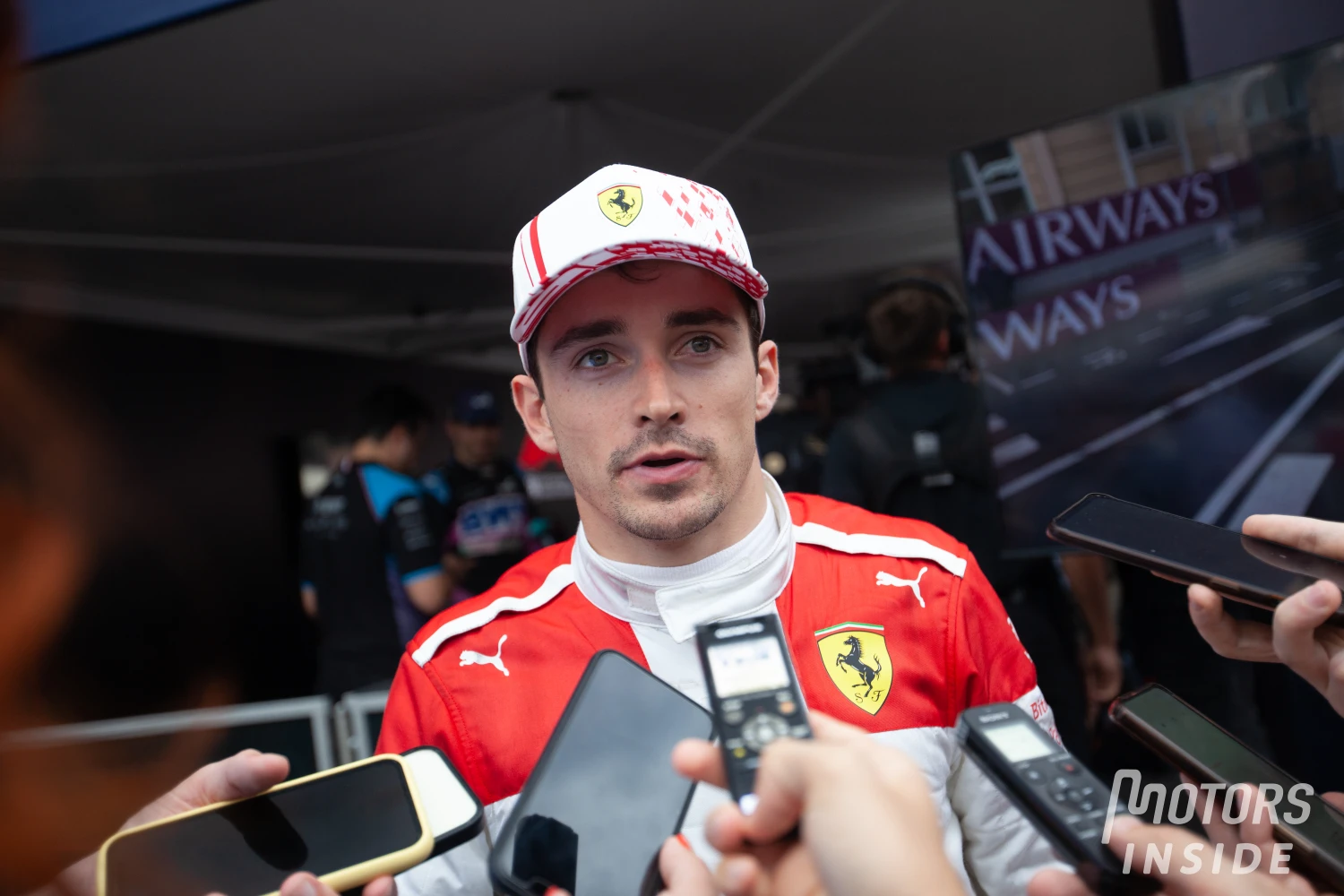 Charles Leclerc vend aux enchères ses combinaisons de Monaco