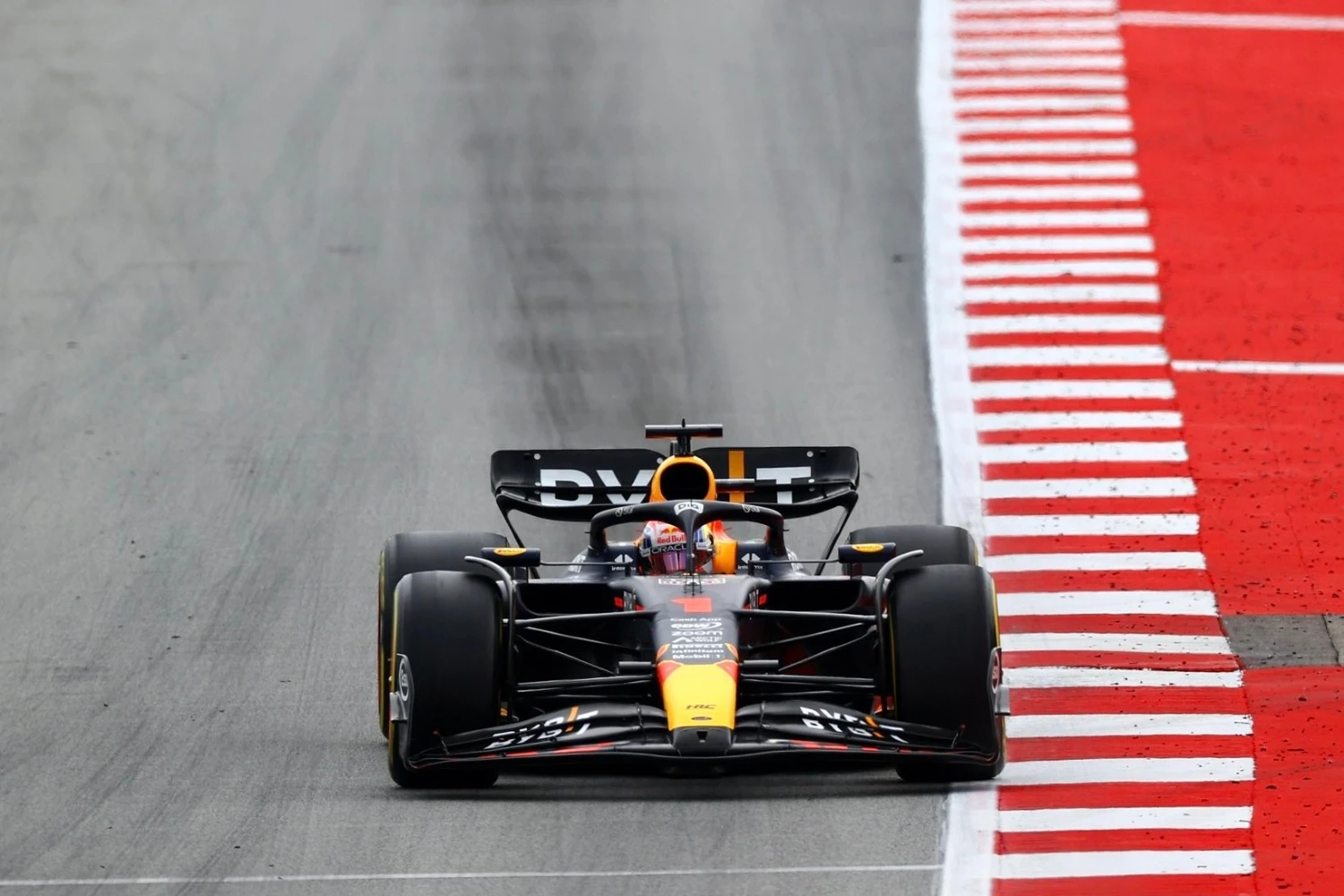 Grand Prix d’Espagne : Verstappen seul au monde