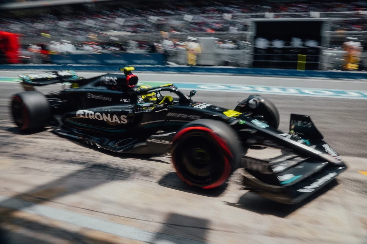 Max Verstappen creuse l’écart avec Sergio Pérez, Mercedes fait le break