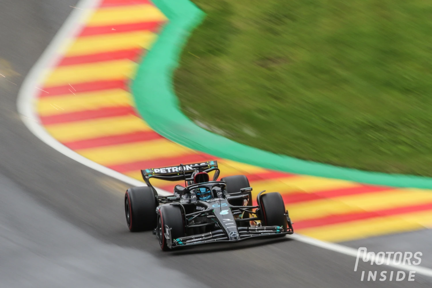 George Russell : « Décevant de constater qu&rsquo;au sommet du sport, la majorité des équipes a encore des problèmes de marsouinage »