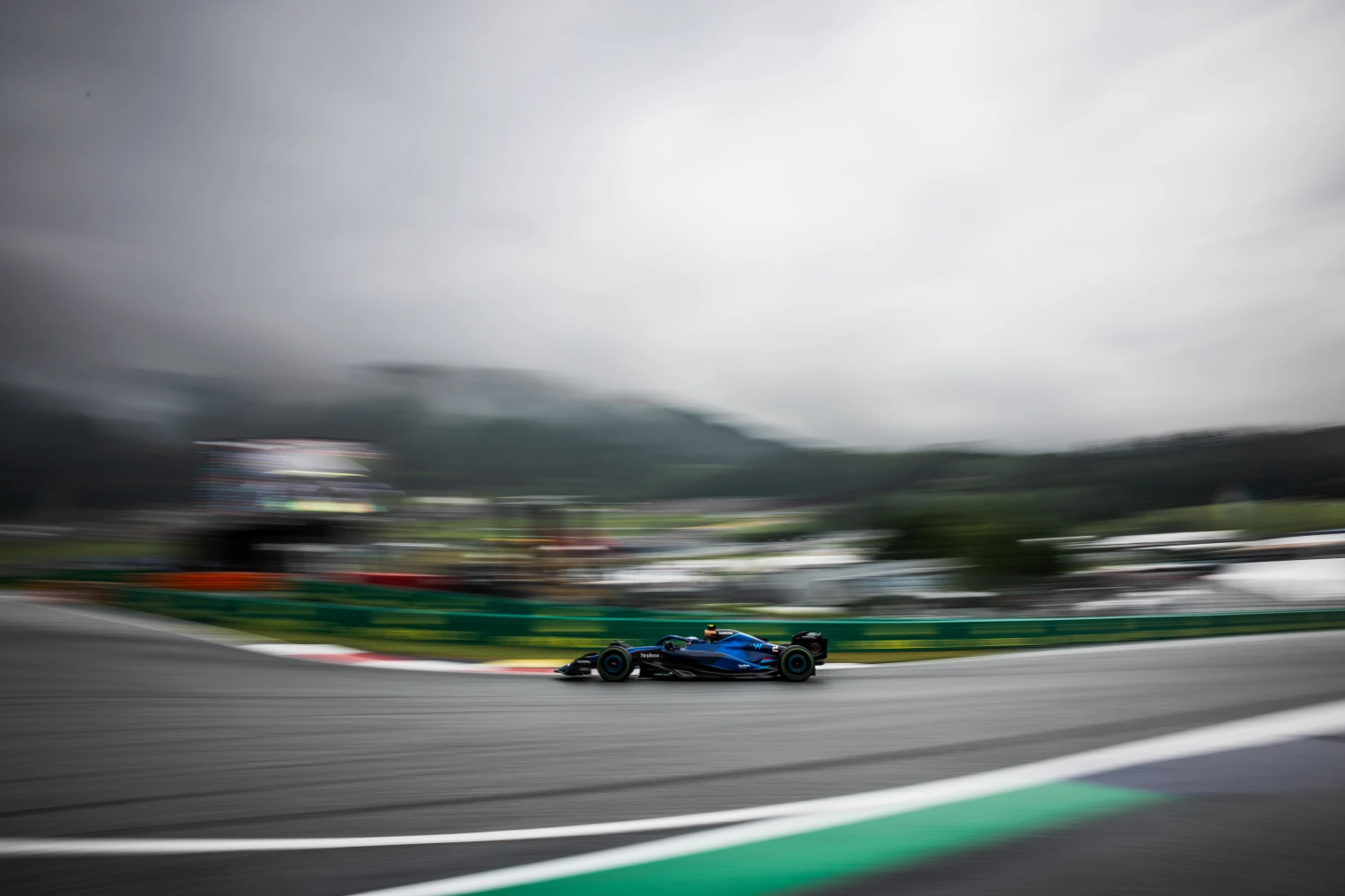 Logan Sargeant est rookie et encore le seul a n’avoir marqué aucun point en F1