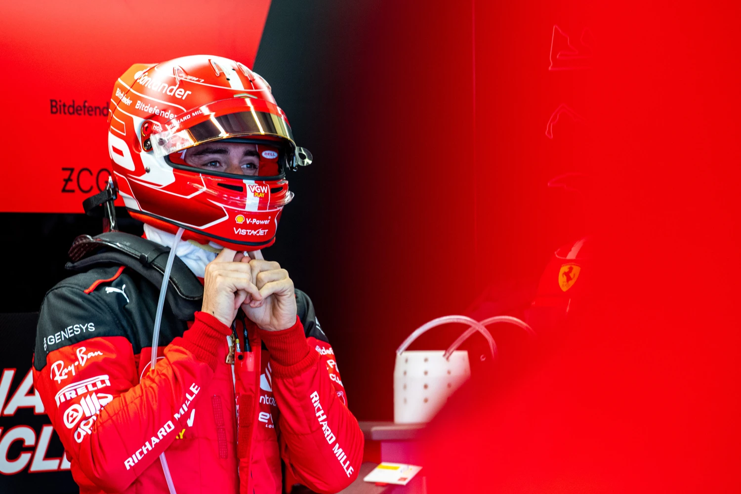Charles Leclerc, très solide, porte Ferrari pour sa dernière