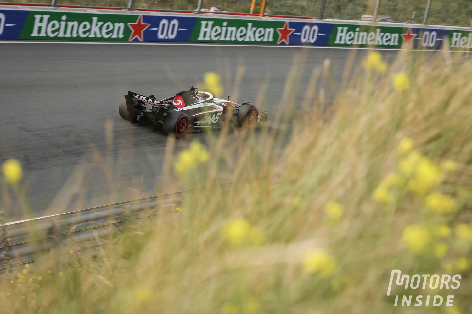 Kevin Magnussen partira des stands à Zandvoort