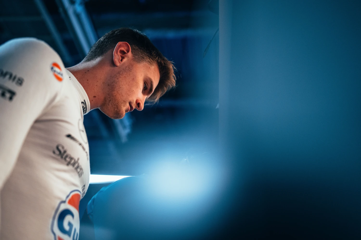 Logan Sargeant assume son accident, mais pointe du doigt la surchauffe des pneus