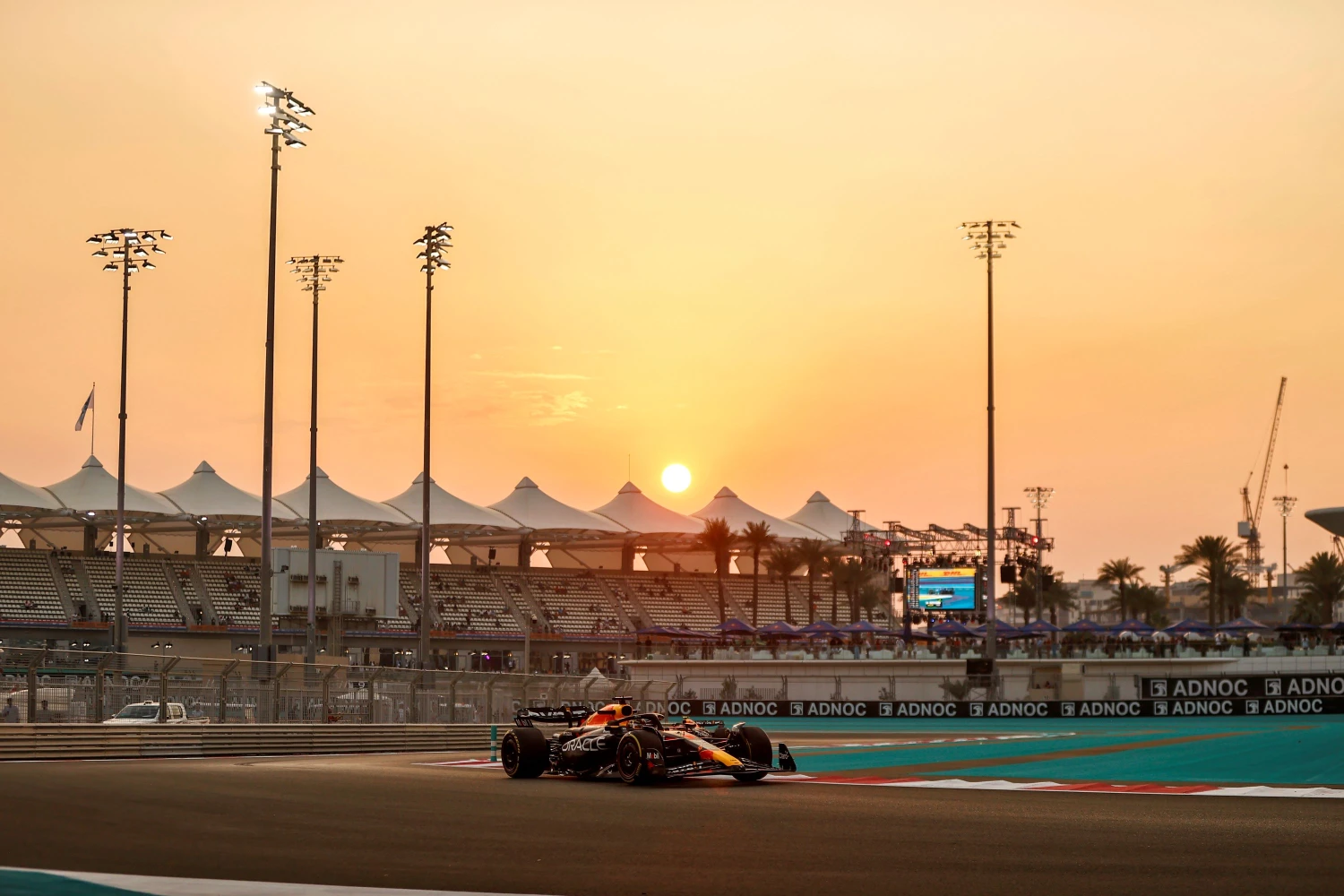 La saison est terminée mais les pilotes roulent encore pour les essais de fin de saison à Abu Dhabi