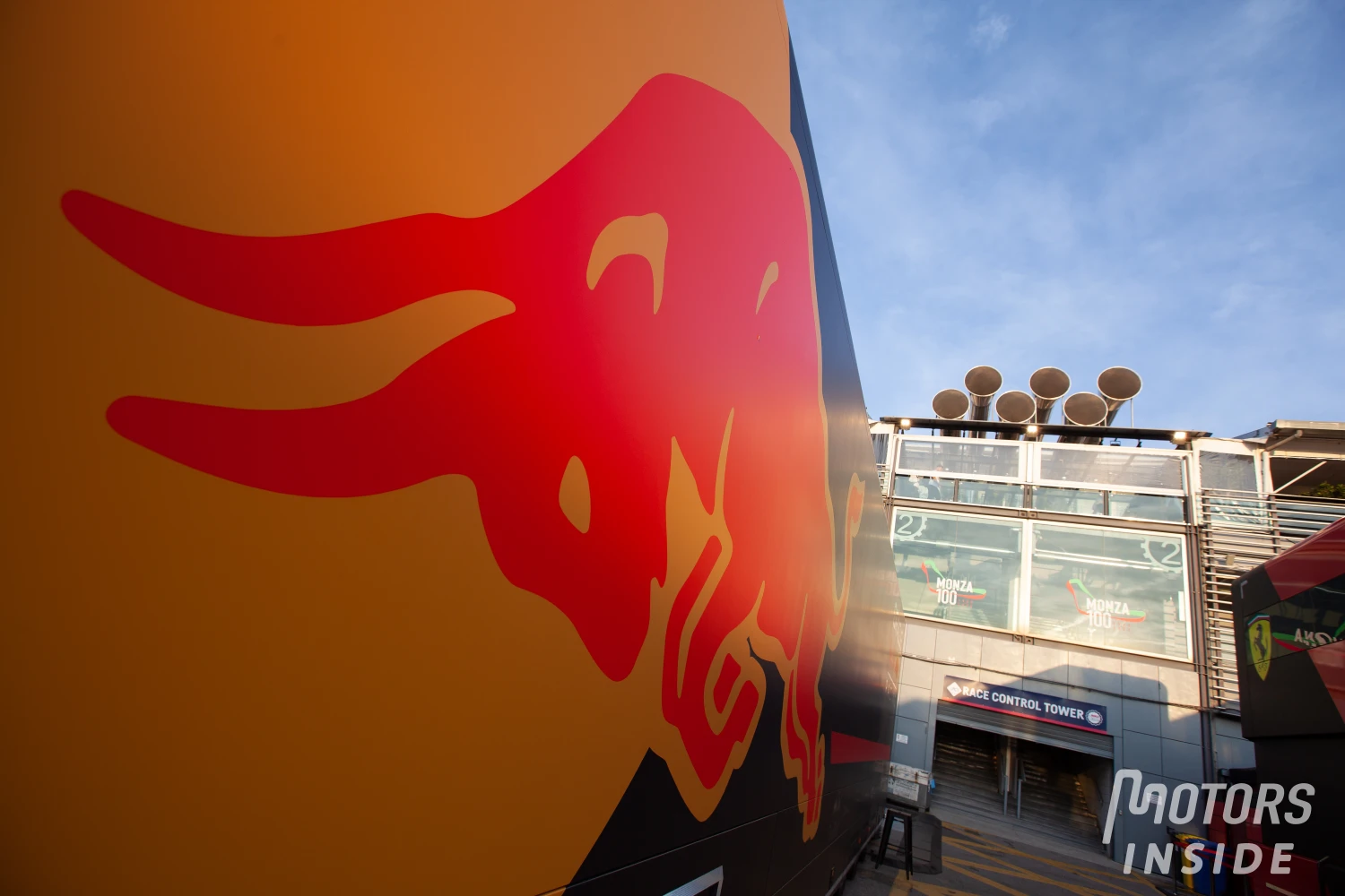 Le fils de Dietrich Mateschitz, cofondateur de Red Bull, devient le plus jeune riche d’Europe