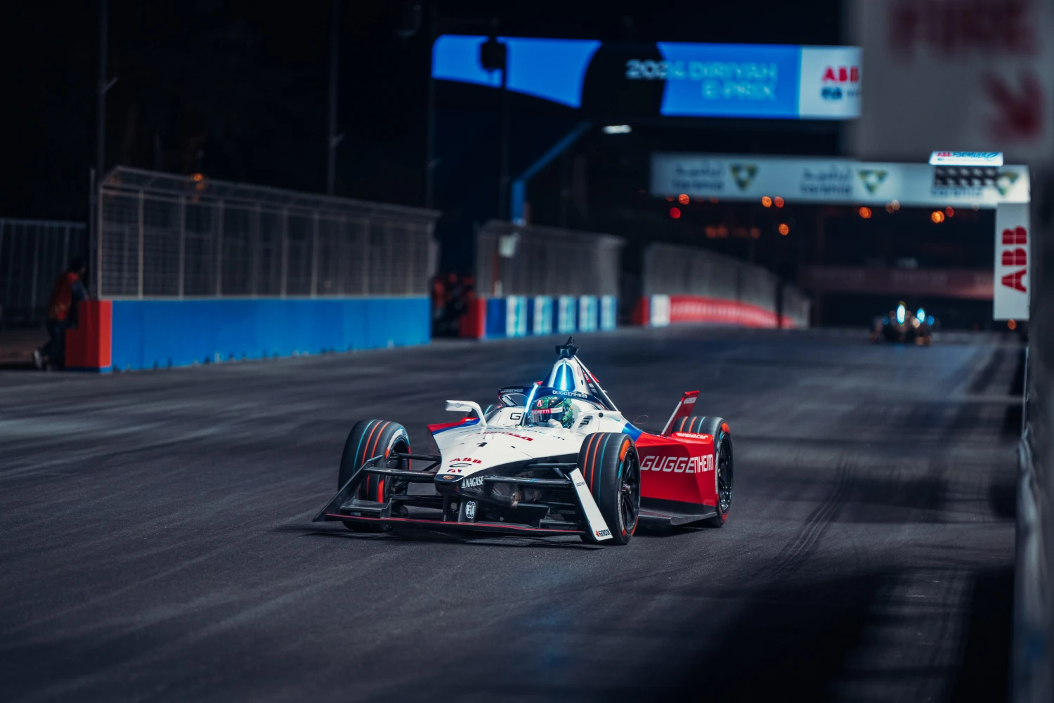 ePrix de Diriyah 2024 – Course 1 : Jake Dennis impérial, Jean-Eric Vergne deuxième