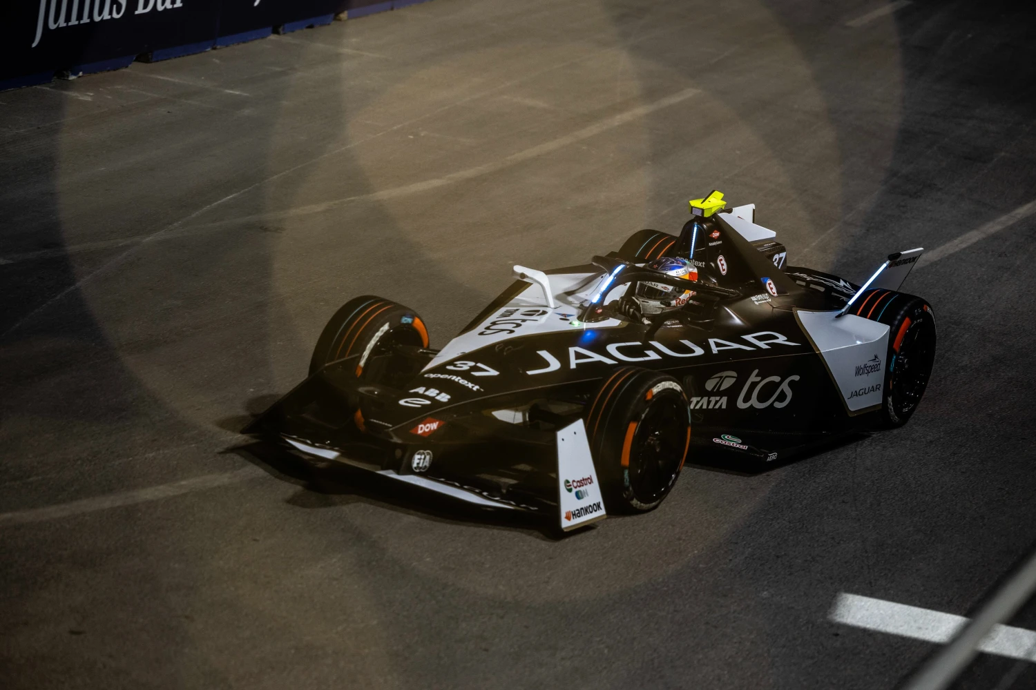 ePrix de Diriyah 2024 – Course 2 : Nick Cassidy s’impose et s’empare de la tête du championnat