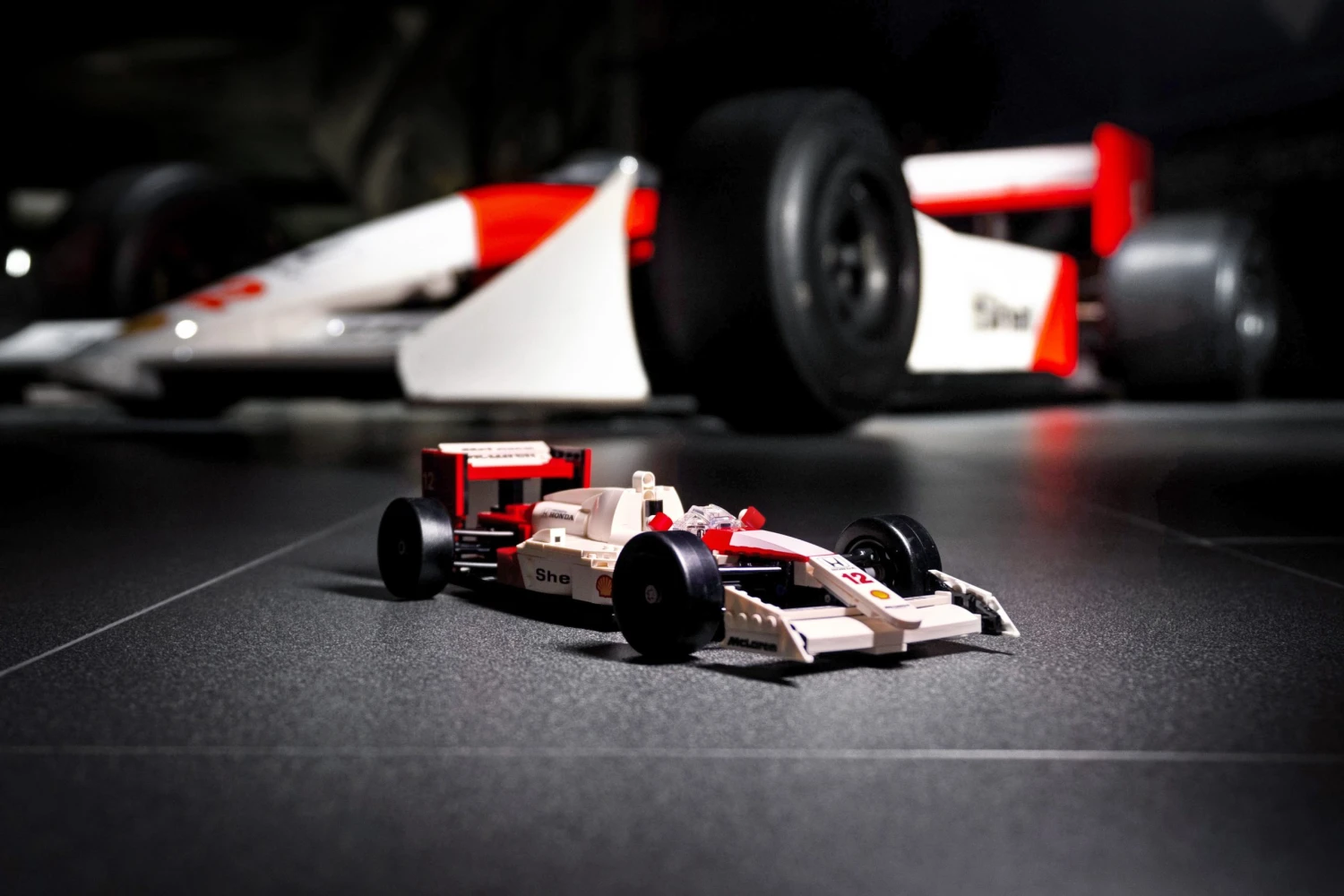 Lego Icons annonce la précommande de la McLaren MP4/4 de Senna