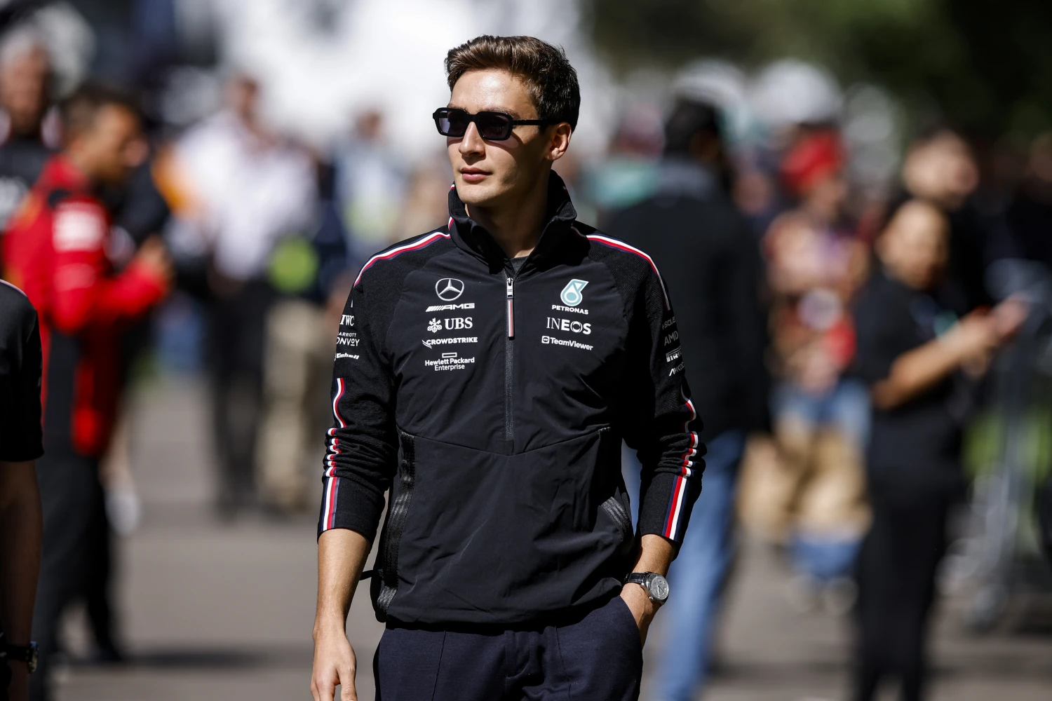 La photo énigmatique de Russell sur une arrivée potentielle de Sainz chez Mercedes