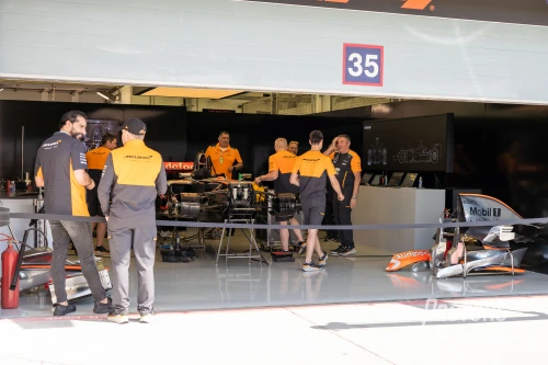 La McLaren MP4/23 de 2008 présente pour le Grand Prix de Bahreïn 2024