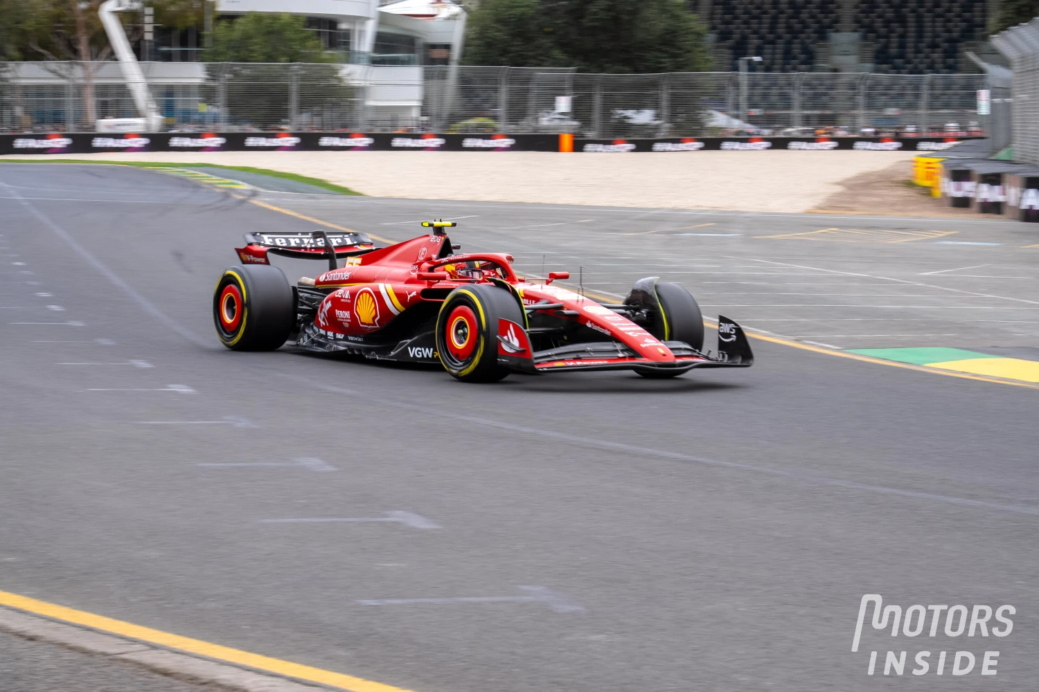 Carlos Sainz remporte la troisième victoire de sa carrière : « C&rsquo;était une très bonne course, la vie est folle »