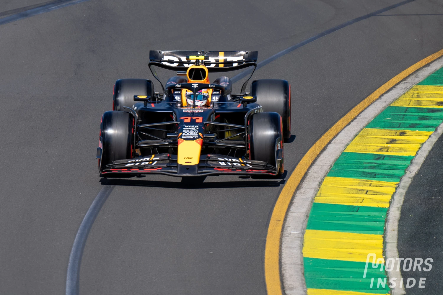 Sergio Perez affirme que Carlos Sainz aurait gagné la course même sans l&rsquo;abandon de Max Verstappen