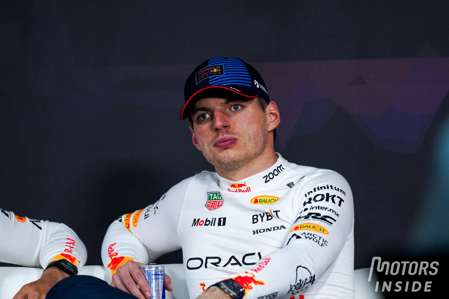 Red Bull ne s’inquiète pas du temps passé par Verstappen dans son simulateur
