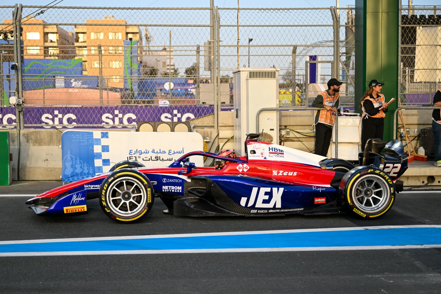 F2 – Grand Prix d’Arabie saoudite : Richard Verschoor remporte une course sprint avec beaucoup de dégâts en piste