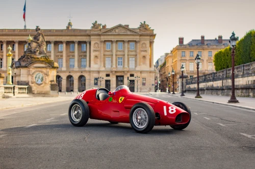 Les photos de la Ferrari 625 F1 de 1954 en vente aux enchères