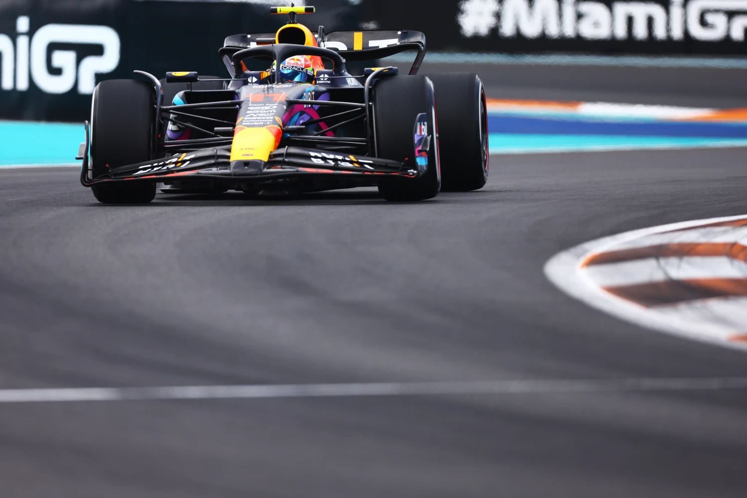 Sergio Perez a évité « la catastrophe » avec Max Verstappen lors d’un départ catastrophique