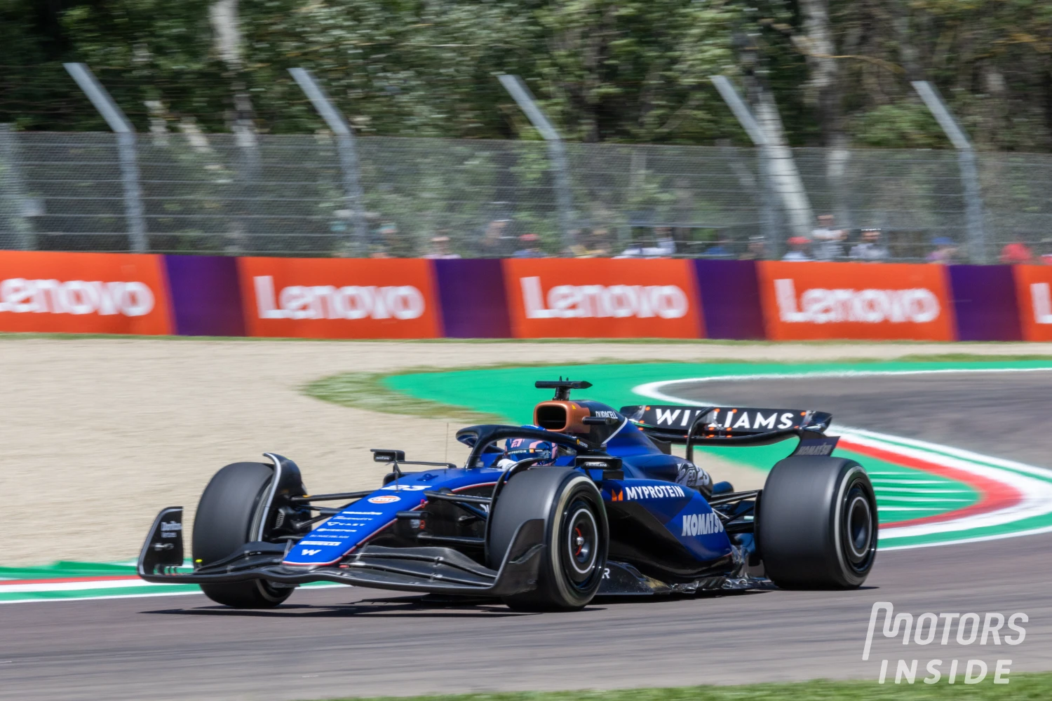 Aucune pénalité pour Alexander Albon (Williams) malgré avoir piloté avec une roue « lâche » à Imola